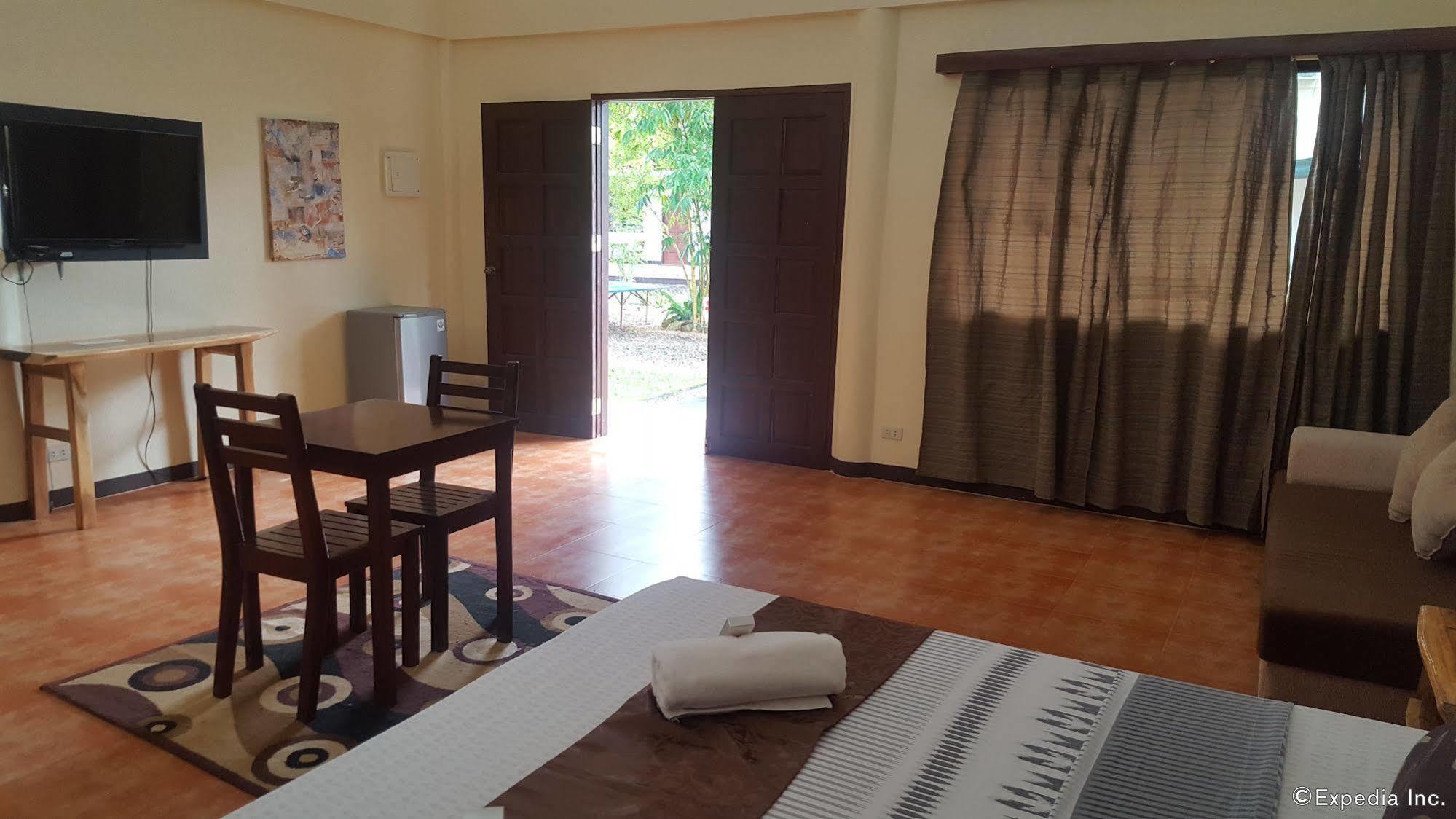 Ponce De Leon Garden Resort Powered By Aston Puerto Princesa Buitenkant foto