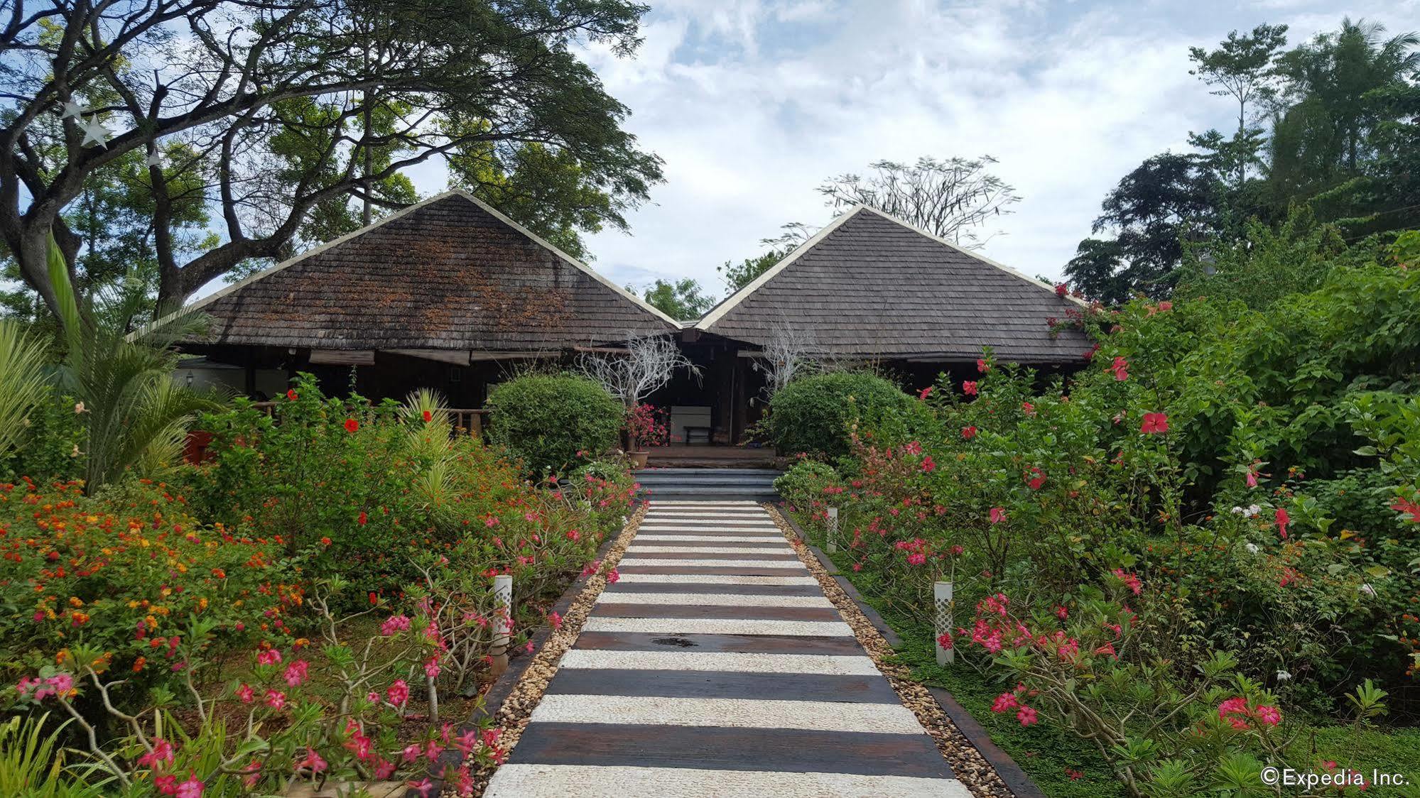 Ponce De Leon Garden Resort Powered By Aston Puerto Princesa Buitenkant foto